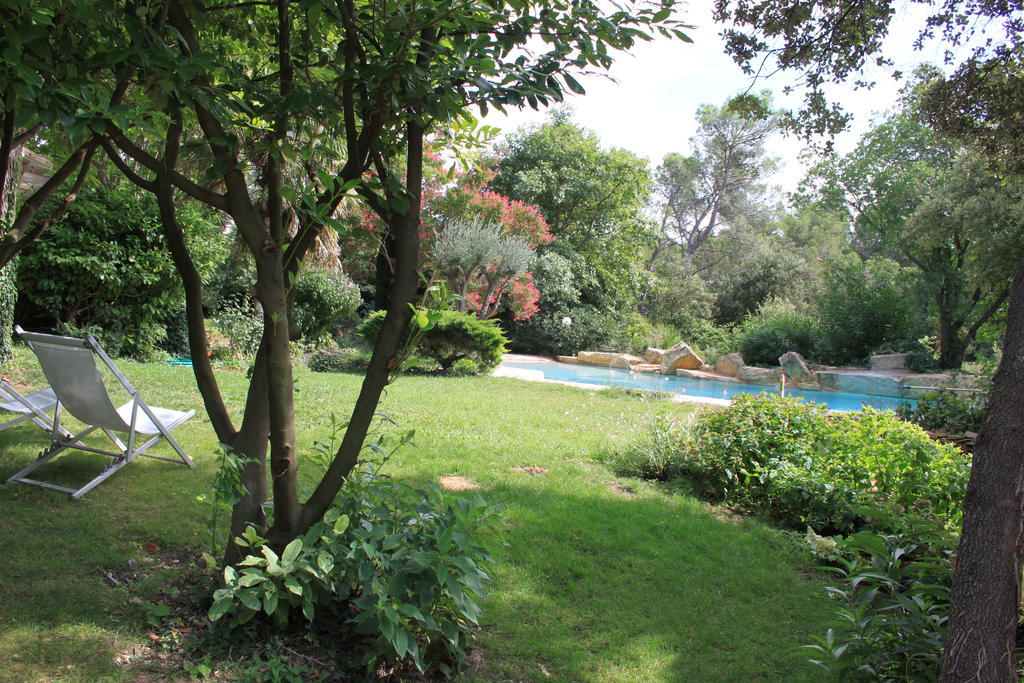 La Bousquatiere Bed & Breakfast Piolenc Exterior foto