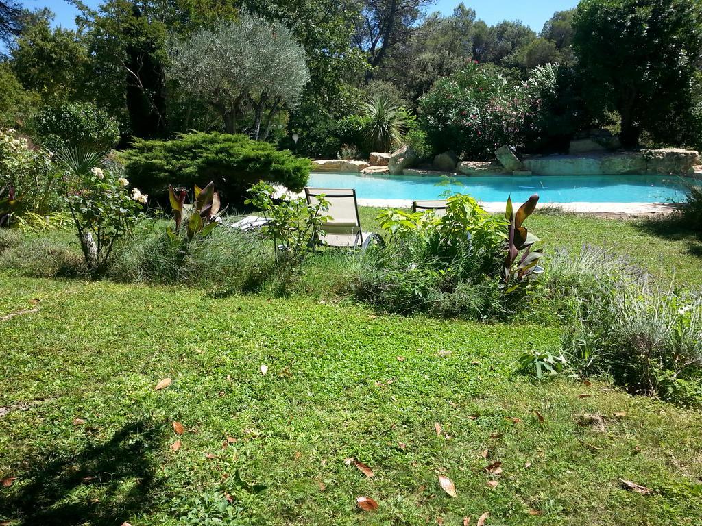 La Bousquatiere Bed & Breakfast Piolenc Exterior foto